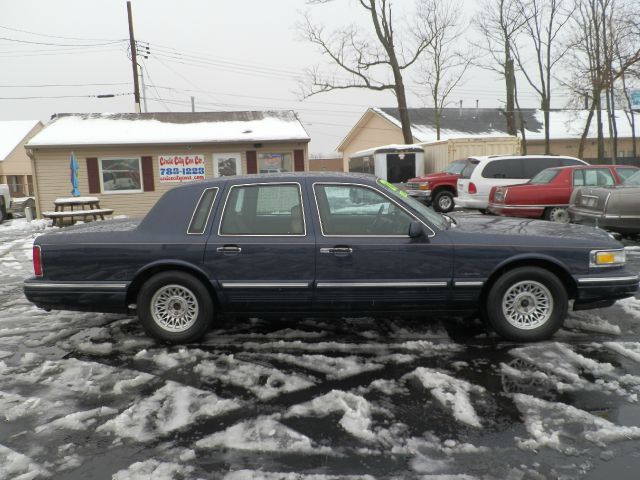 1997 Lincoln Town Car DOWN 4.9 WAC