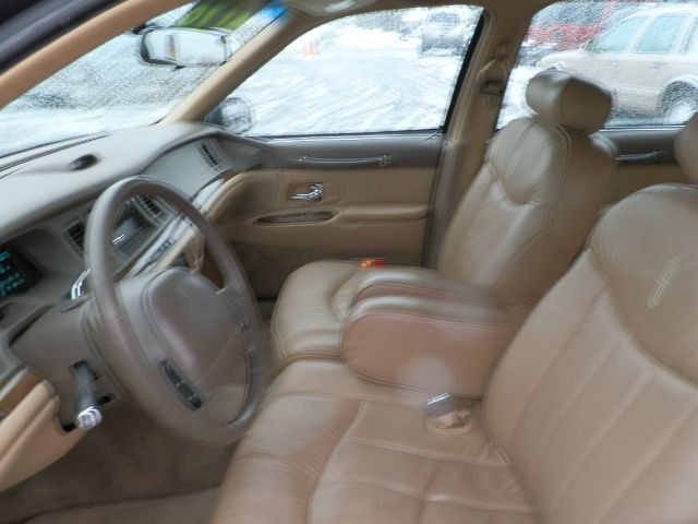 1997 Lincoln Town Car DOWN 4.9 WAC