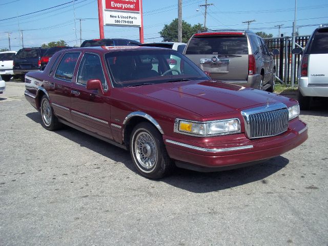 1997 Lincoln Town Car DOWN 4.9 WAC