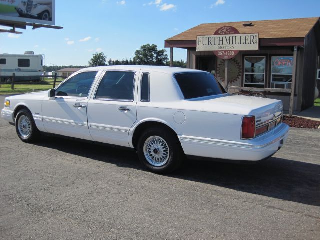 1997 Lincoln Town Car DOWN 4.9 WAC