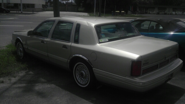 1997 Lincoln Town Car DOWN 4.9 WAC