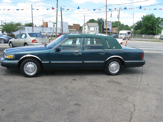 1997 Lincoln Town Car DOWN 4.9 WAC