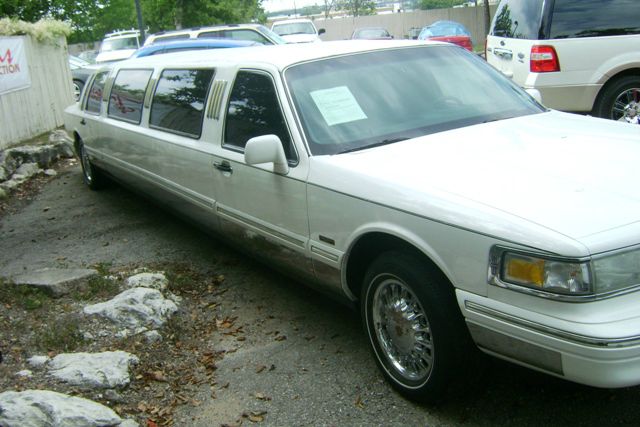 1997 Lincoln Town Car DOWN 4.9 WAC