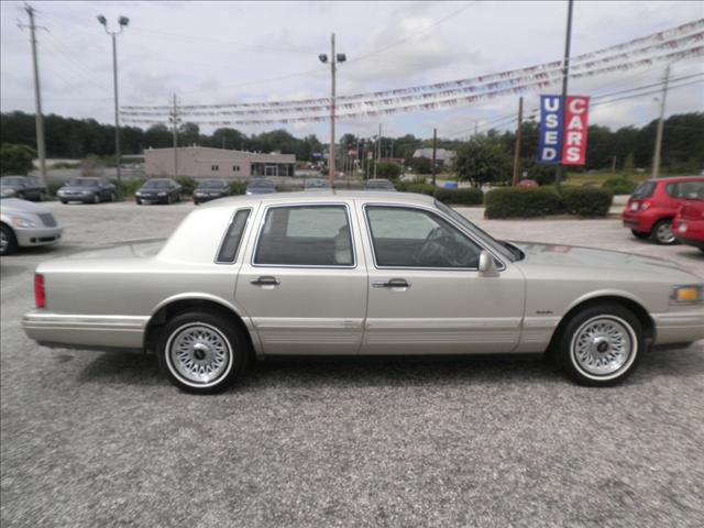 1997 Lincoln Town Car Unknown