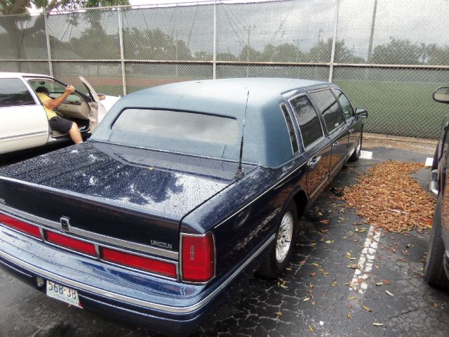 1997 Lincoln Town Car 4X4 SLE Regular Cab