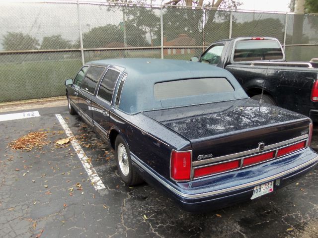 1997 Lincoln Town Car 4X4 SLE Regular Cab