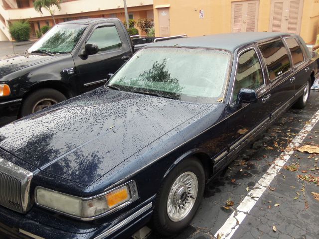 1997 Lincoln Town Car 4X4 SLE Regular Cab