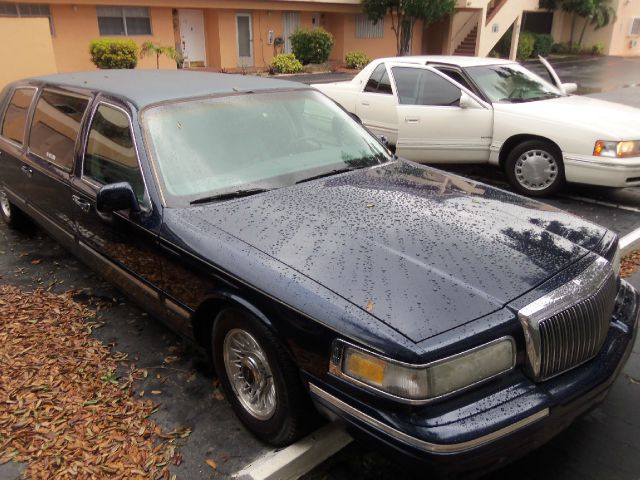 1997 Lincoln Town Car 4X4 SLE Regular Cab