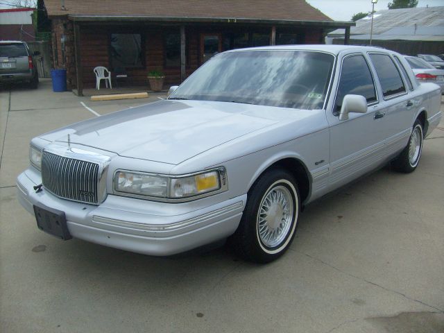 1997 Lincoln Town Car DOWN 4.9 WAC