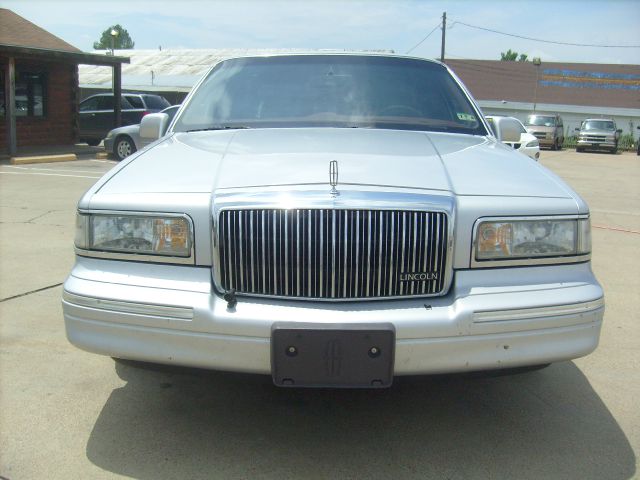 1997 Lincoln Town Car DOWN 4.9 WAC