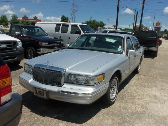 1997 Lincoln Town Car DOWN 4.9 WAC