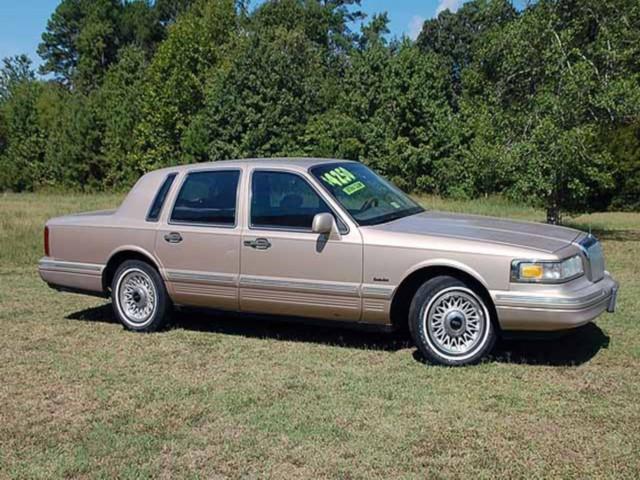 1997 Lincoln Town Car DOWN 4.9 WAC