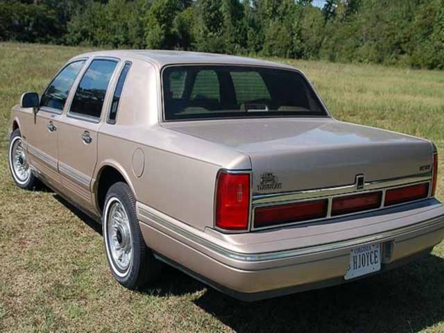 1997 Lincoln Town Car DOWN 4.9 WAC