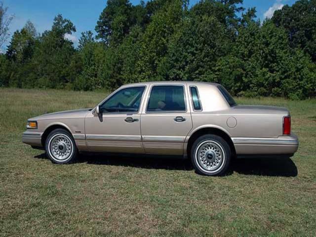 1997 Lincoln Town Car DOWN 4.9 WAC