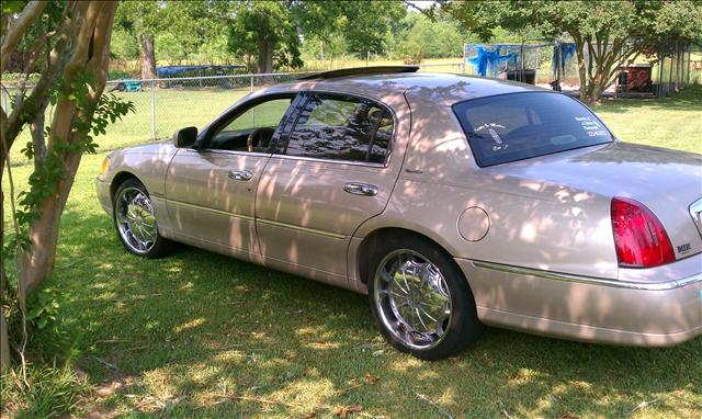 1998 Lincoln Town Car Unknown