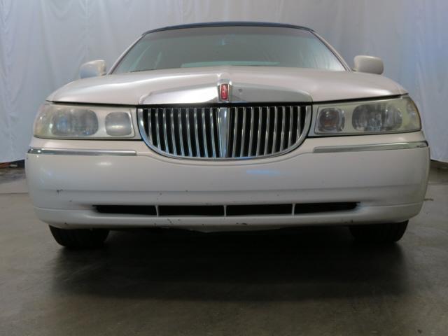 1998 Lincoln Town Car 4dr Sdn SL Auto