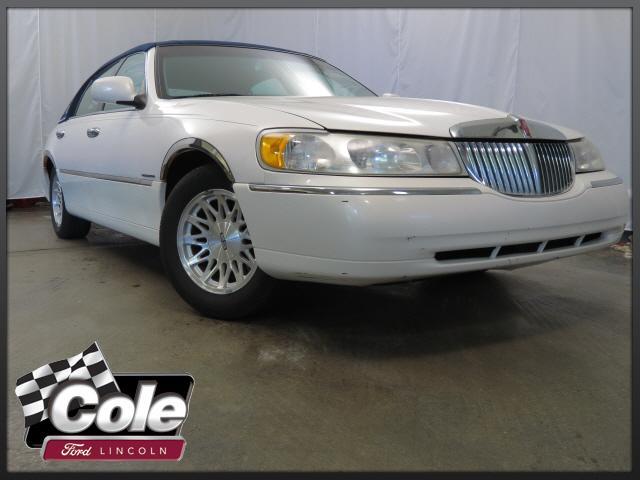 1998 Lincoln Town Car 4dr Sdn SL Auto