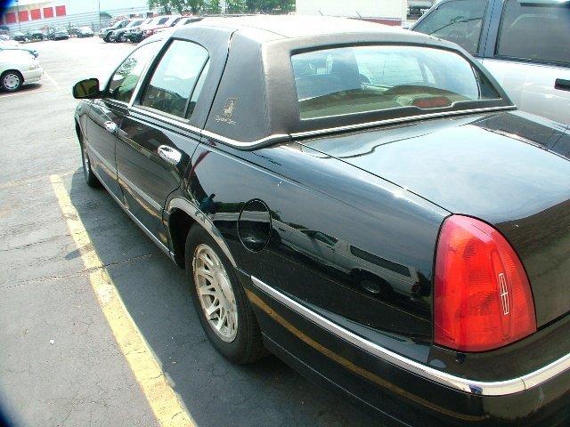 1998 Lincoln Town Car DOWN 4.9 WAC