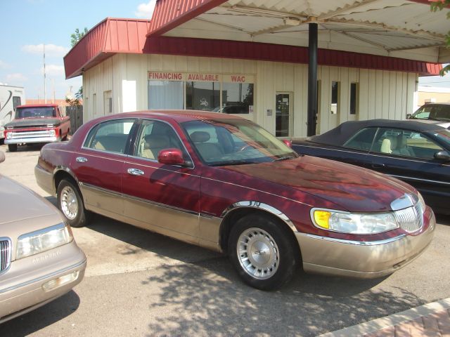 1998 Lincoln Town Car DOWN 4.9 WAC