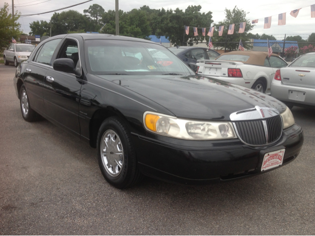 1998 Lincoln Town Car DOWN 4.9 WAC