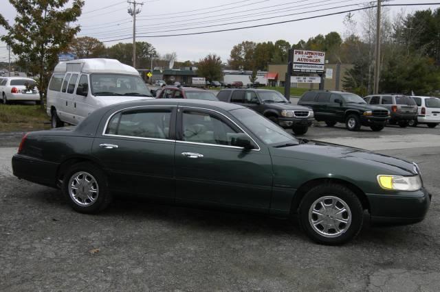 1998 Lincoln Town Car DOWN 4.9 WAC