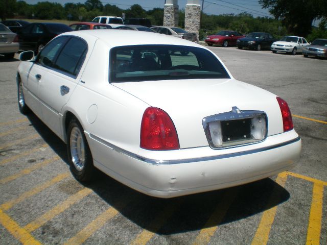 1998 Lincoln Town Car DOWN 4.9 WAC