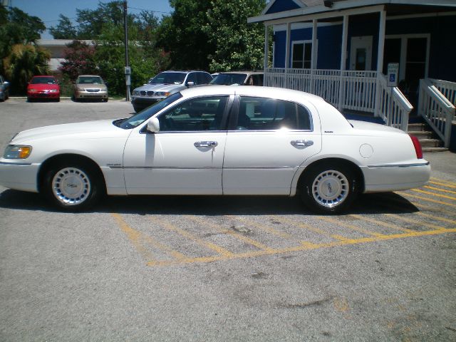 1998 Lincoln Town Car DOWN 4.9 WAC