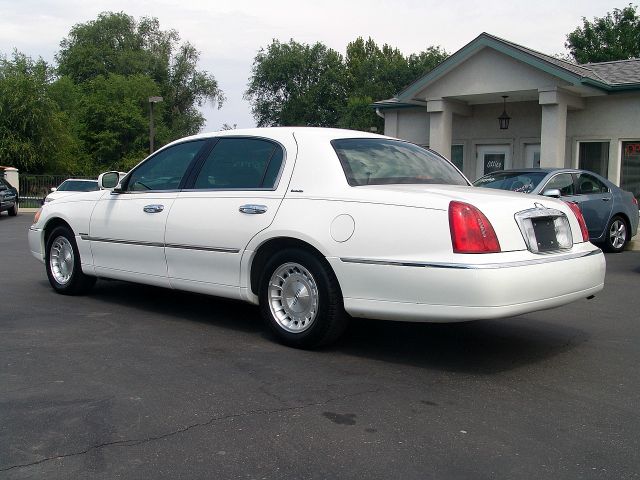 1998 Lincoln Town Car DOWN 4.9 WAC