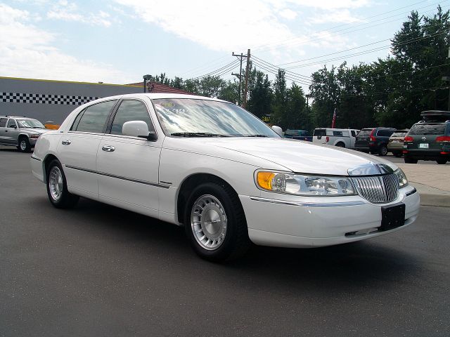 1998 Lincoln Town Car DOWN 4.9 WAC