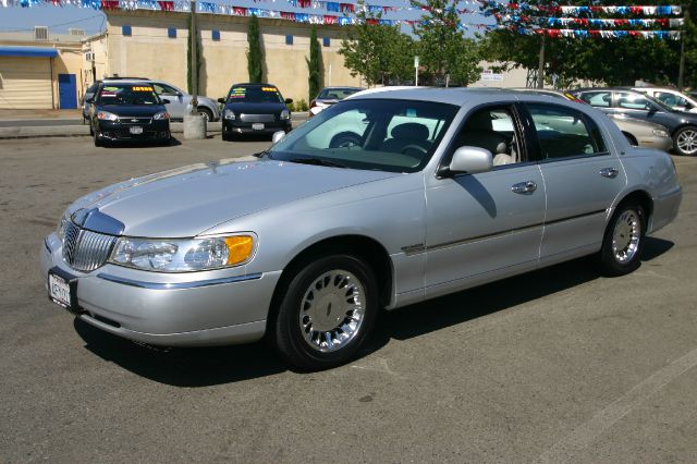 1999 Lincoln Town Car ZR-2 Extended Cab