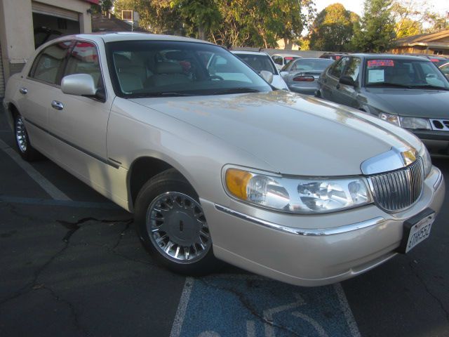 1999 Lincoln Town Car ZR-2 Extended Cab