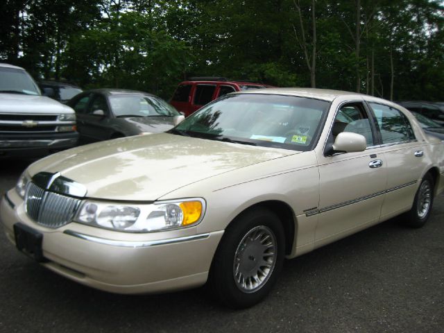 1999 Lincoln Town Car ZR-2 Extended Cab