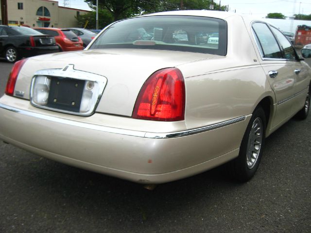 1999 Lincoln Town Car ZR-2 Extended Cab