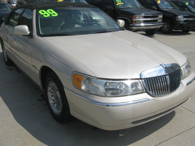 1999 Lincoln Town Car ZR-2 Extended Cab