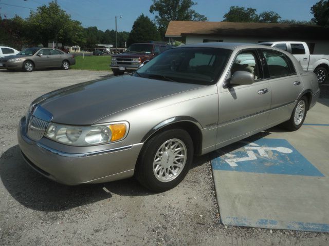 1999 Lincoln Town Car DOWN 4.9 WAC