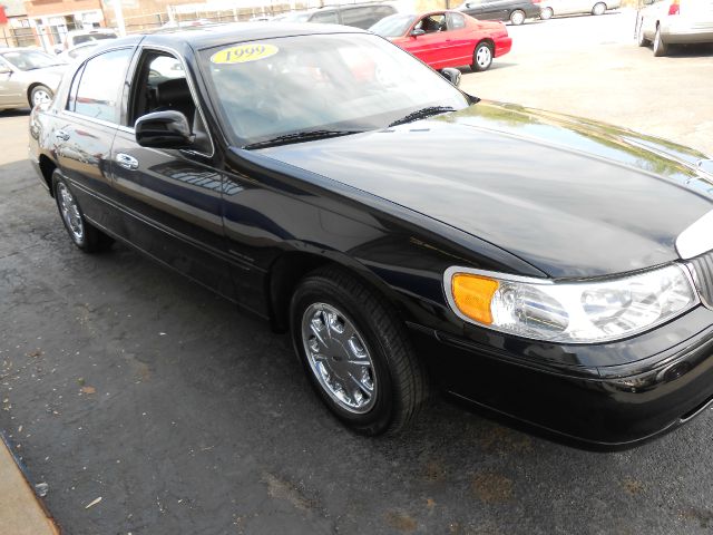 1999 Lincoln Town Car DOWN 4.9 WAC