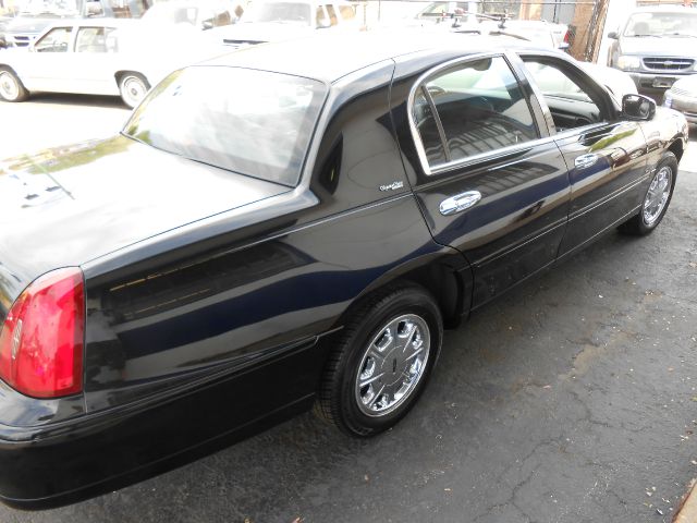 1999 Lincoln Town Car DOWN 4.9 WAC