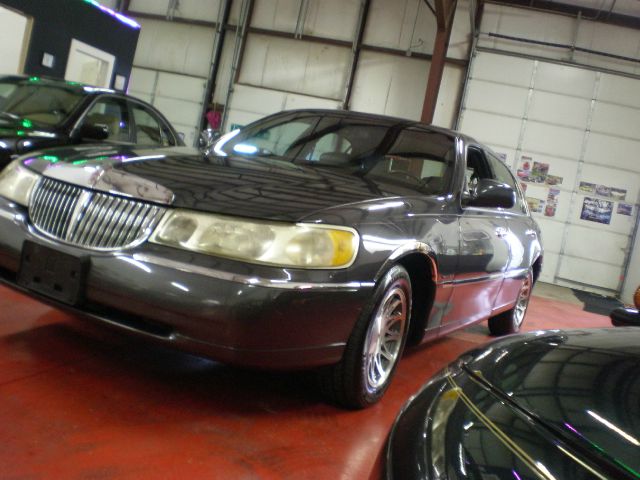 1999 Lincoln Town Car DOWN 4.9 WAC