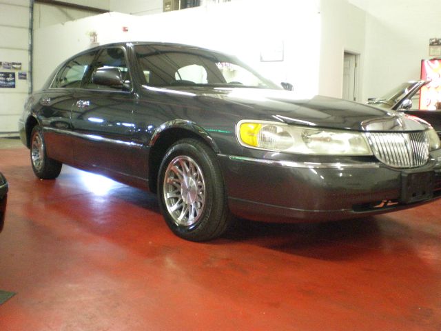 1999 Lincoln Town Car DOWN 4.9 WAC