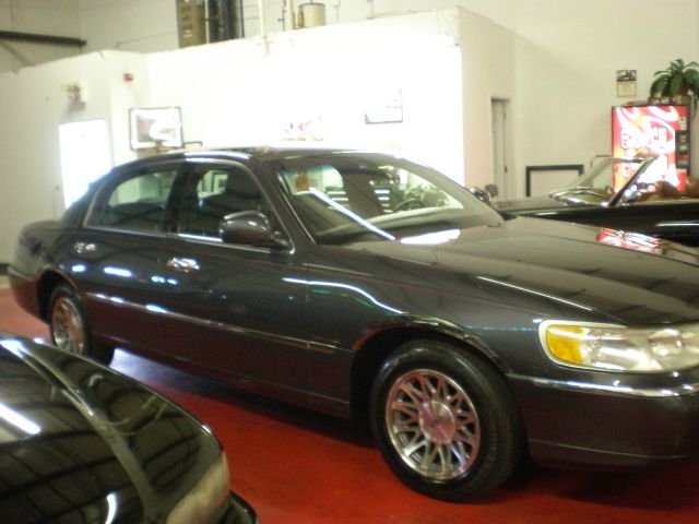 1999 Lincoln Town Car DOWN 4.9 WAC