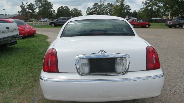 1999 Lincoln Town Car DOWN 4.9 WAC