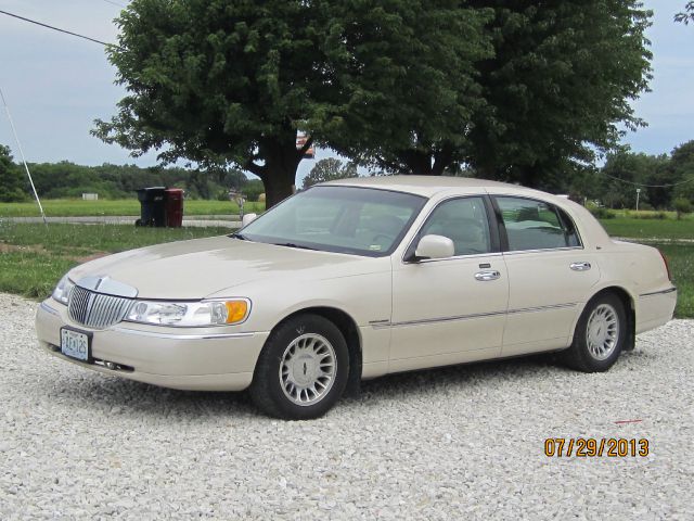 1999 Lincoln Town Car ZR-2 Extended Cab