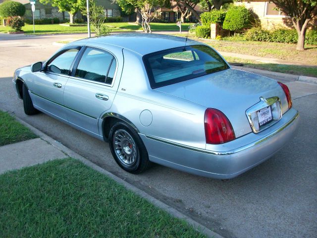 1999 Lincoln Town Car ZR-2 Extended Cab