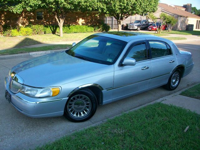 1999 Lincoln Town Car ZR-2 Extended Cab