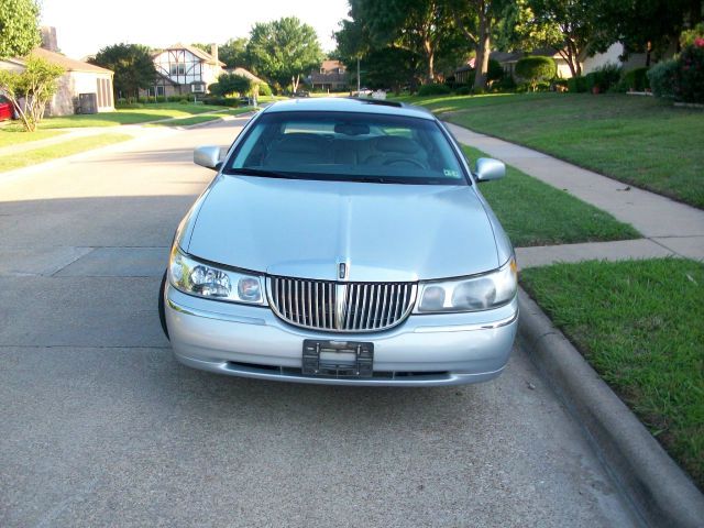 1999 Lincoln Town Car ZR-2 Extended Cab