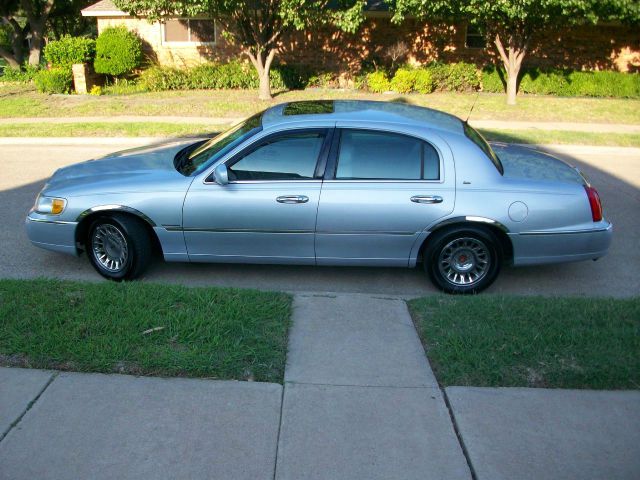 1999 Lincoln Town Car ZR-2 Extended Cab