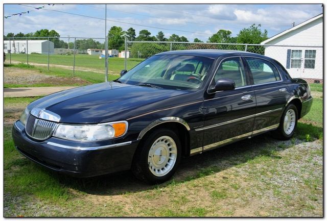 1999 Lincoln Town Car DOWN 4.9 WAC