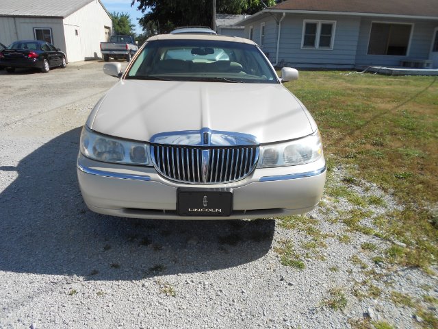 2000 Lincoln Town Car ZR-2 Extended Cab