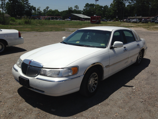 2000 Lincoln Town Car DOWN 4.9 WAC