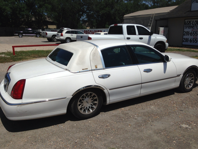 2000 Lincoln Town Car DOWN 4.9 WAC